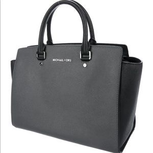 GREAT CONDITION: MICHAEL KORS LARGE SELMA TOTE